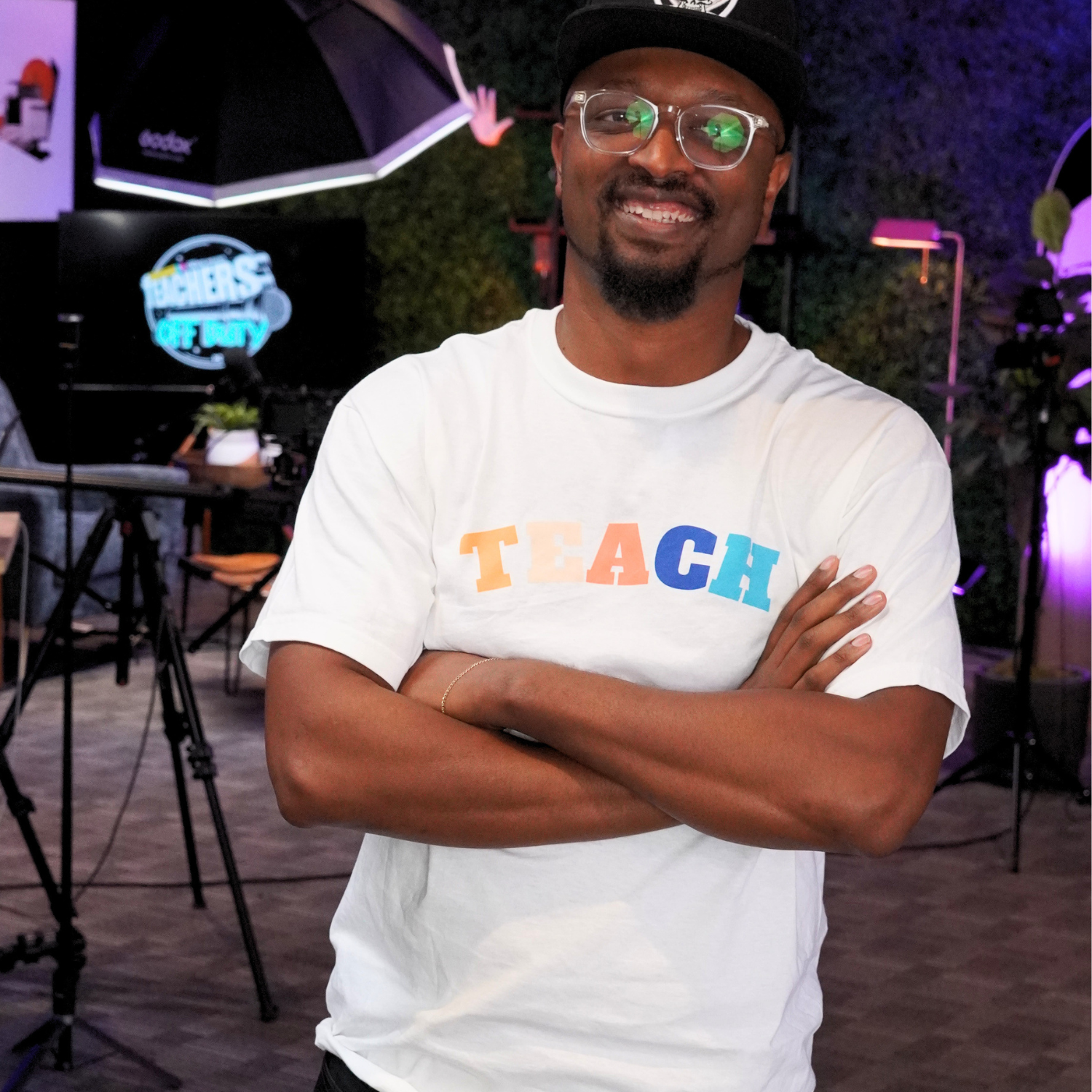 TEACH Retro T-Shirt